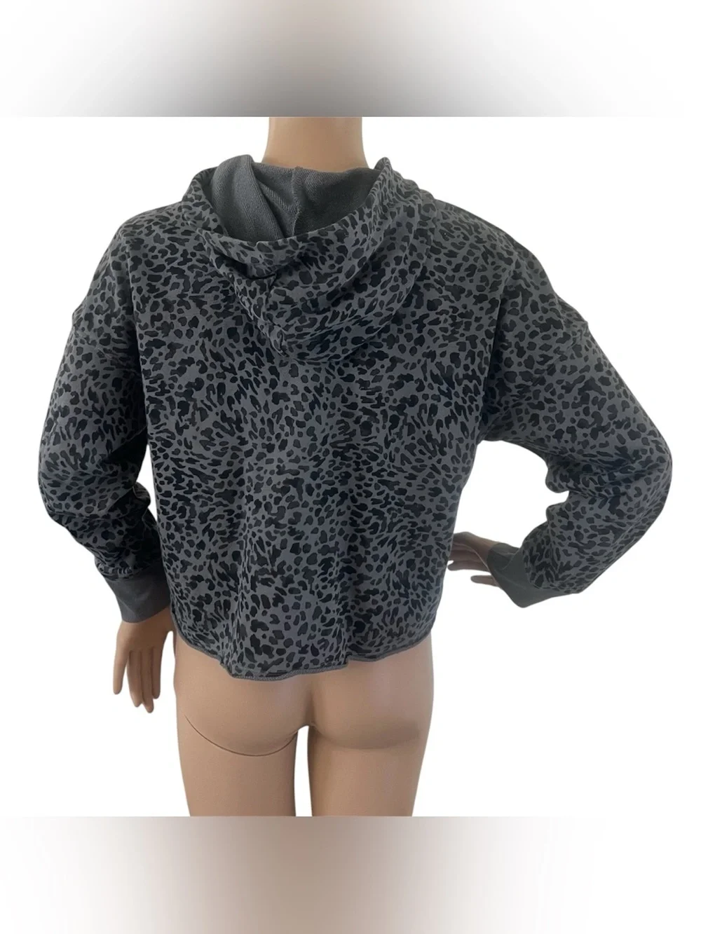 Old Navy Girls Juniors Hoodie Sweatshirt Slouchy Cropped Raw Hem Gray Leopard